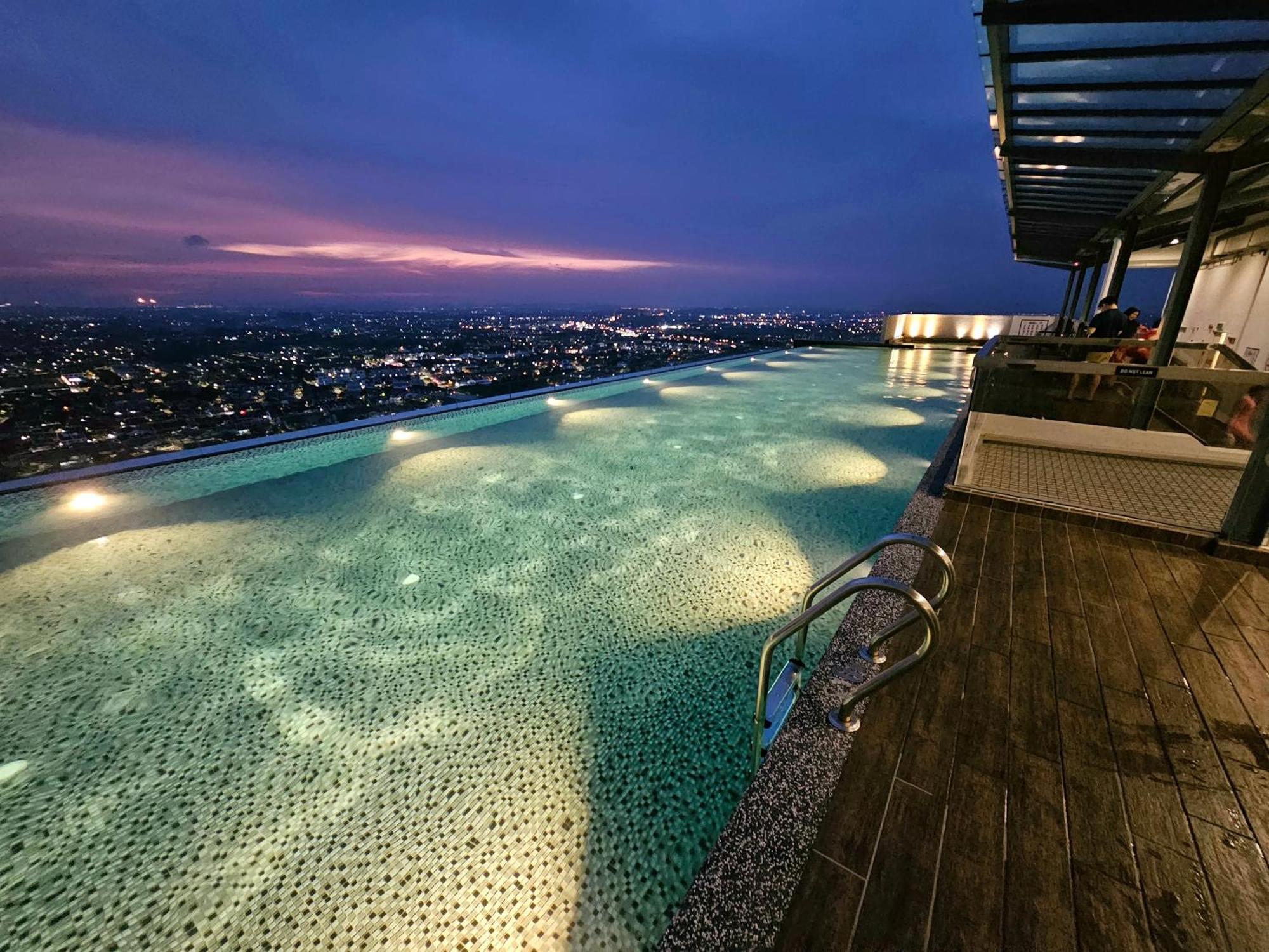 Quartz Paragon Suites Melaka By Ggm Ngoại thất bức ảnh